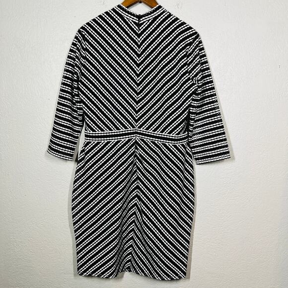 Perforated Project Runway Knee Length Cocktail Dress V Neck Black White - XL - Picture 5 of 6